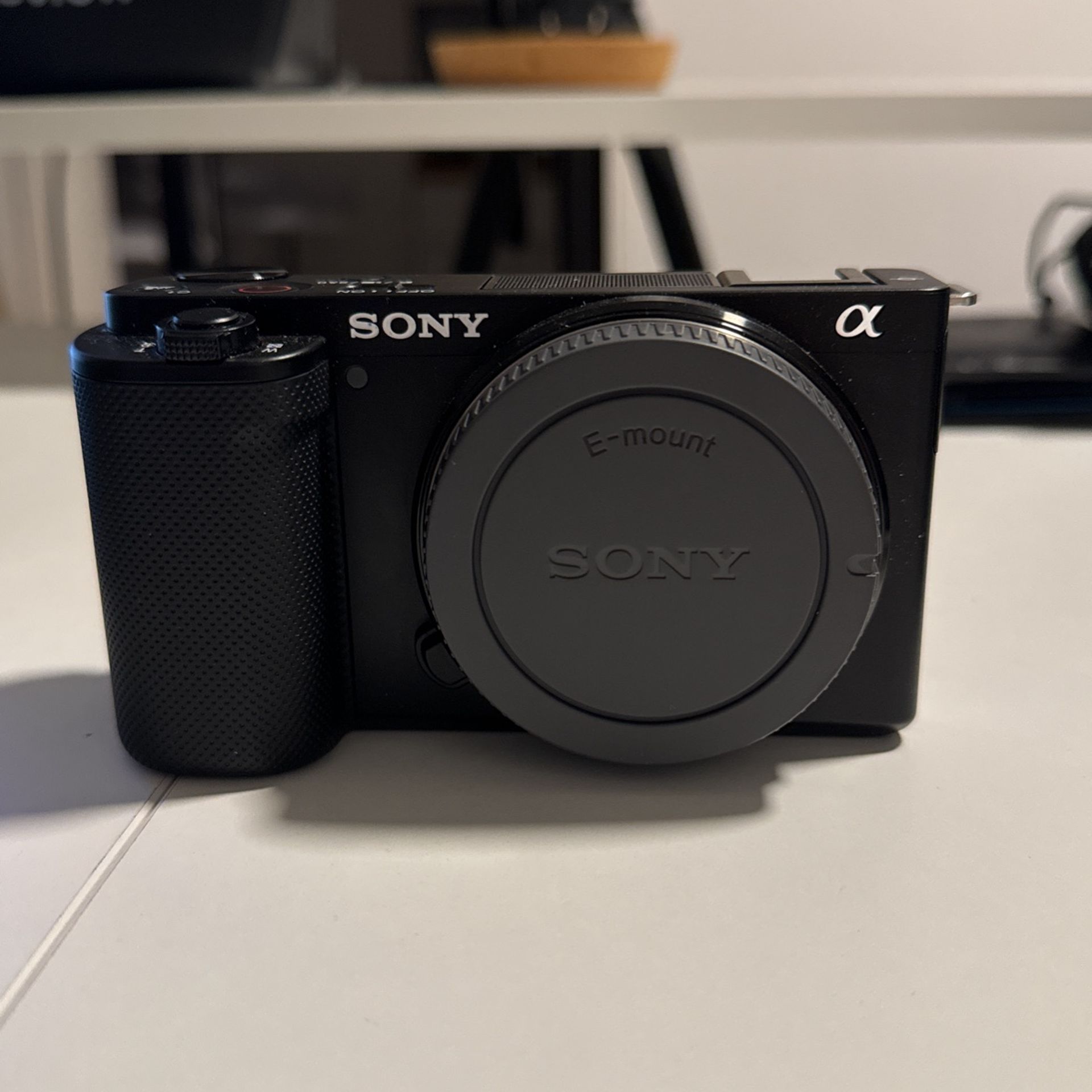 Sony ZV E-10