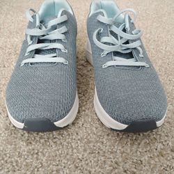 Skechers Arch Comfort Walking Sneakers – Women’s Size 12