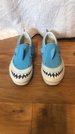 Boy’s Size 3 Vans Shark Collection Sneakers New