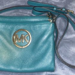 $30 Firm Cute Michael Kors Crossbody Bag In Great Condition 