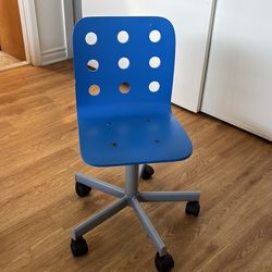 Kids desk chair