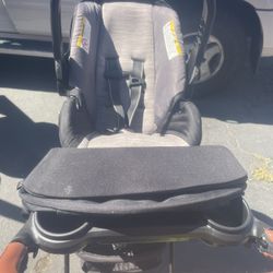 Baby Trend stroller and car seat set up
