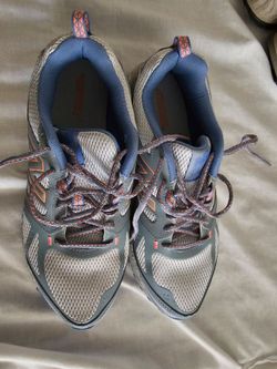 Size 10 women's shoes.