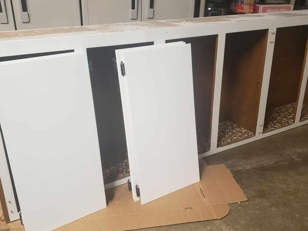 Wall Cabinet (Free)
