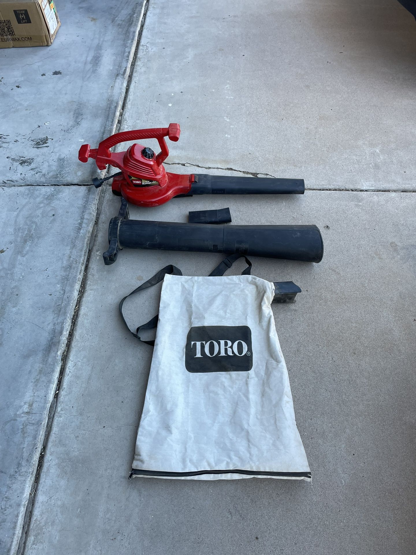 Toro Leaf Blower & Vacuum - Electric