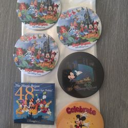 Disney Buttons,  Disneyland Buttons lot of (6) lot