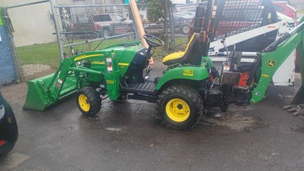 John Deere 2305 with 892hrs