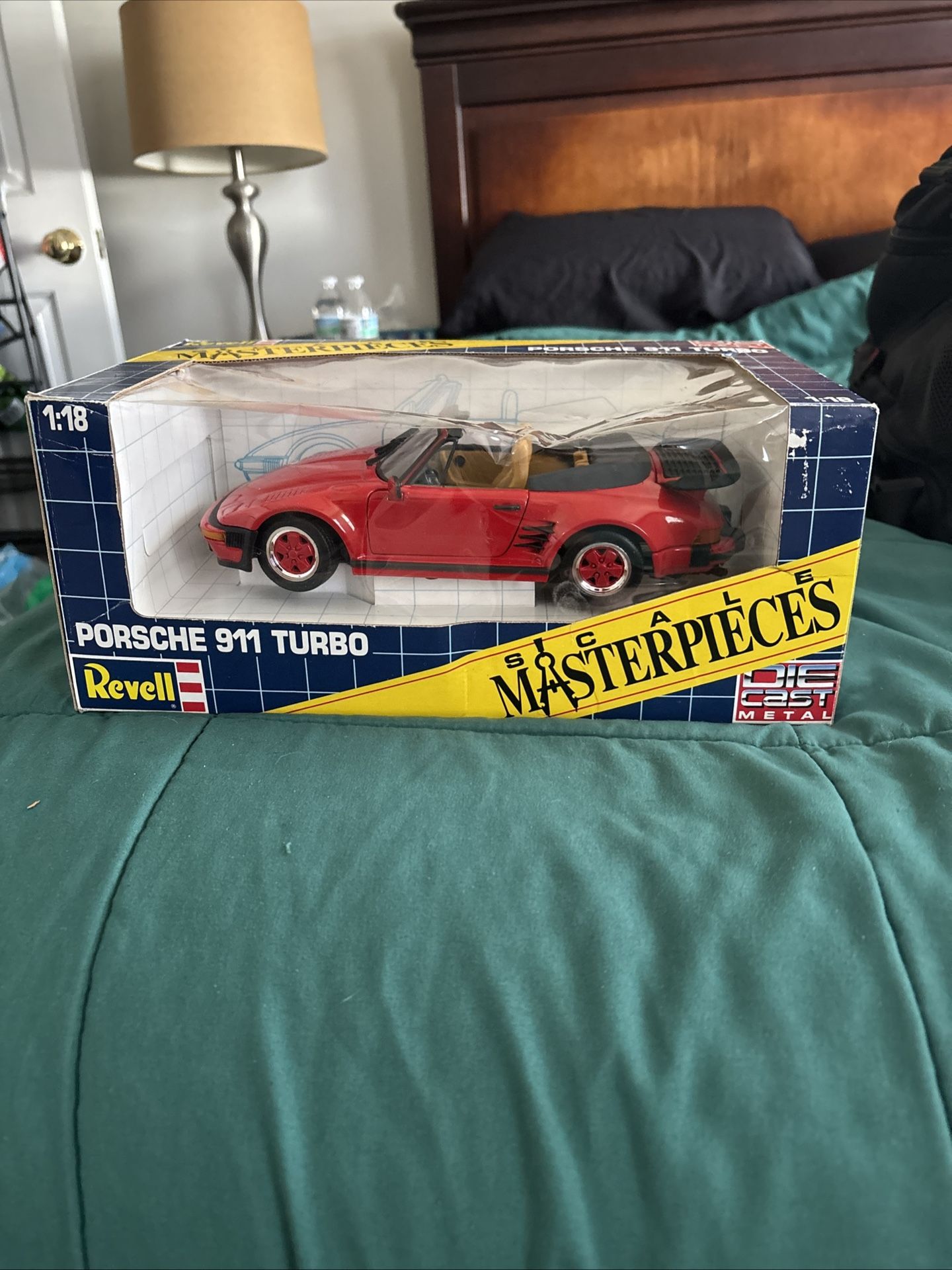 Revell Masterpieces Porsche 911 Turbo 1/18