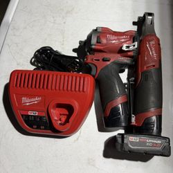 M12 Fuel Stubby & Ratchet