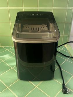Frigidaire Countertop Ice Maker - Bullet Shape