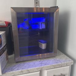 Mini fridge