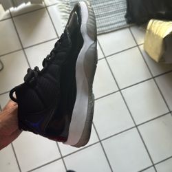 JORDANS 11s / 12s