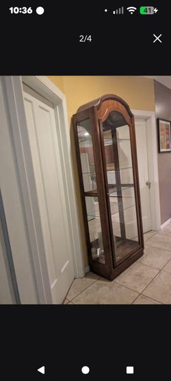 Pulaski Curio Cabinet (Xx)