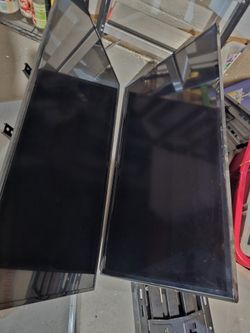 32" TV With Wall Mount