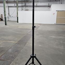 Tripod Stand (Local Pick Up ONLY)