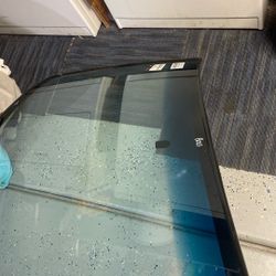 89-99 C1500 Windshield 