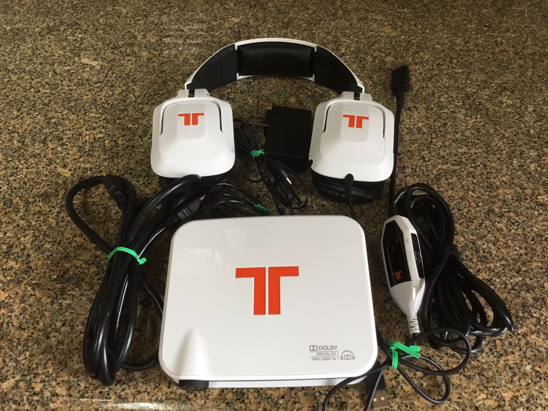 Triton 90203 Gaming Console/ Headphones