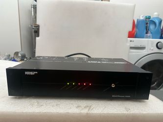 Monster Power HTS 2500 MKII Home Theater 10 Plug Power Center / Surge Protector.