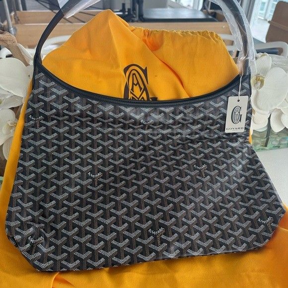 Single-shoulder bag