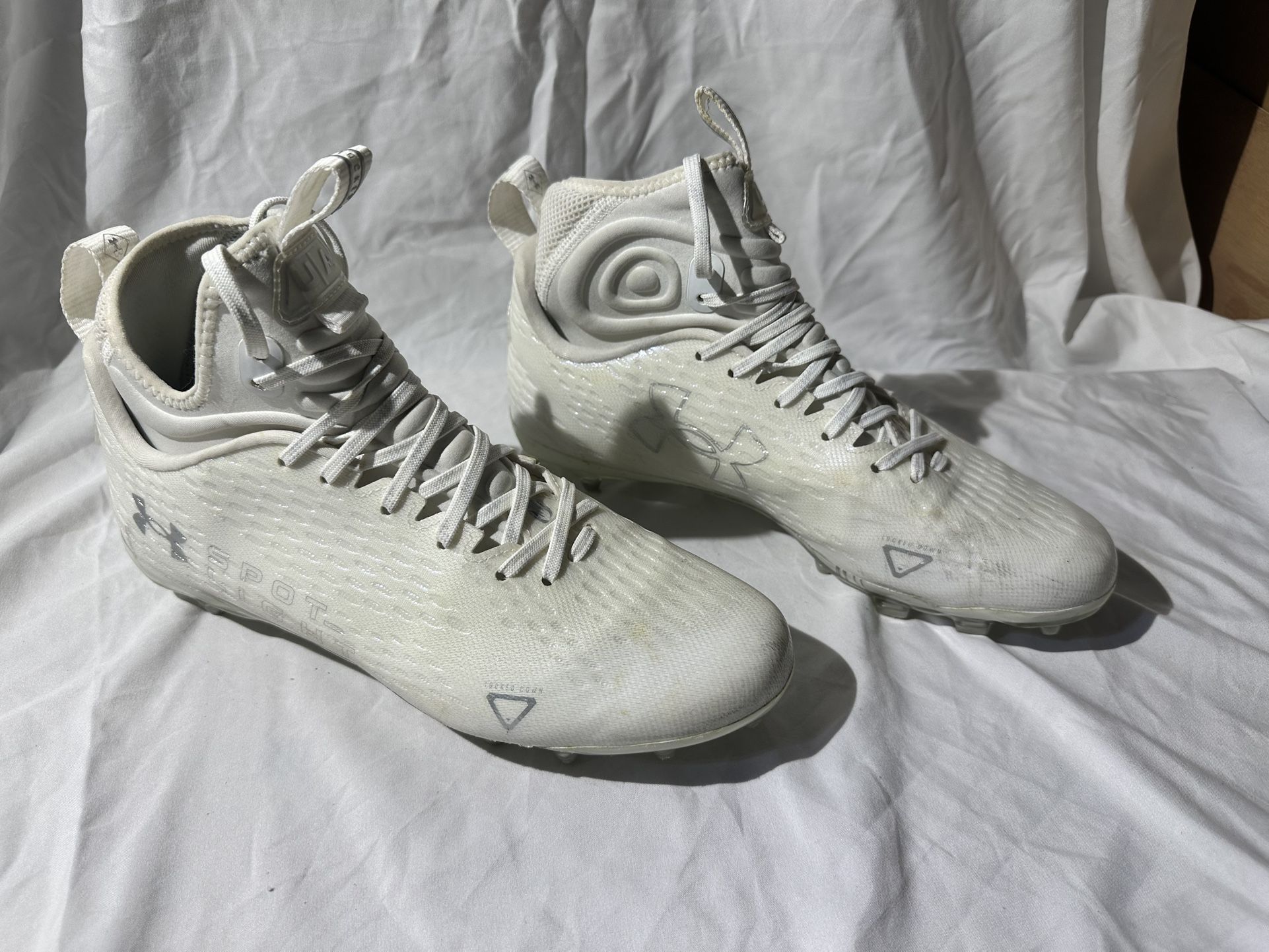 Football Cleats Size 8.5 - Under Armour Men's Spotlight Lux MC 2.0 