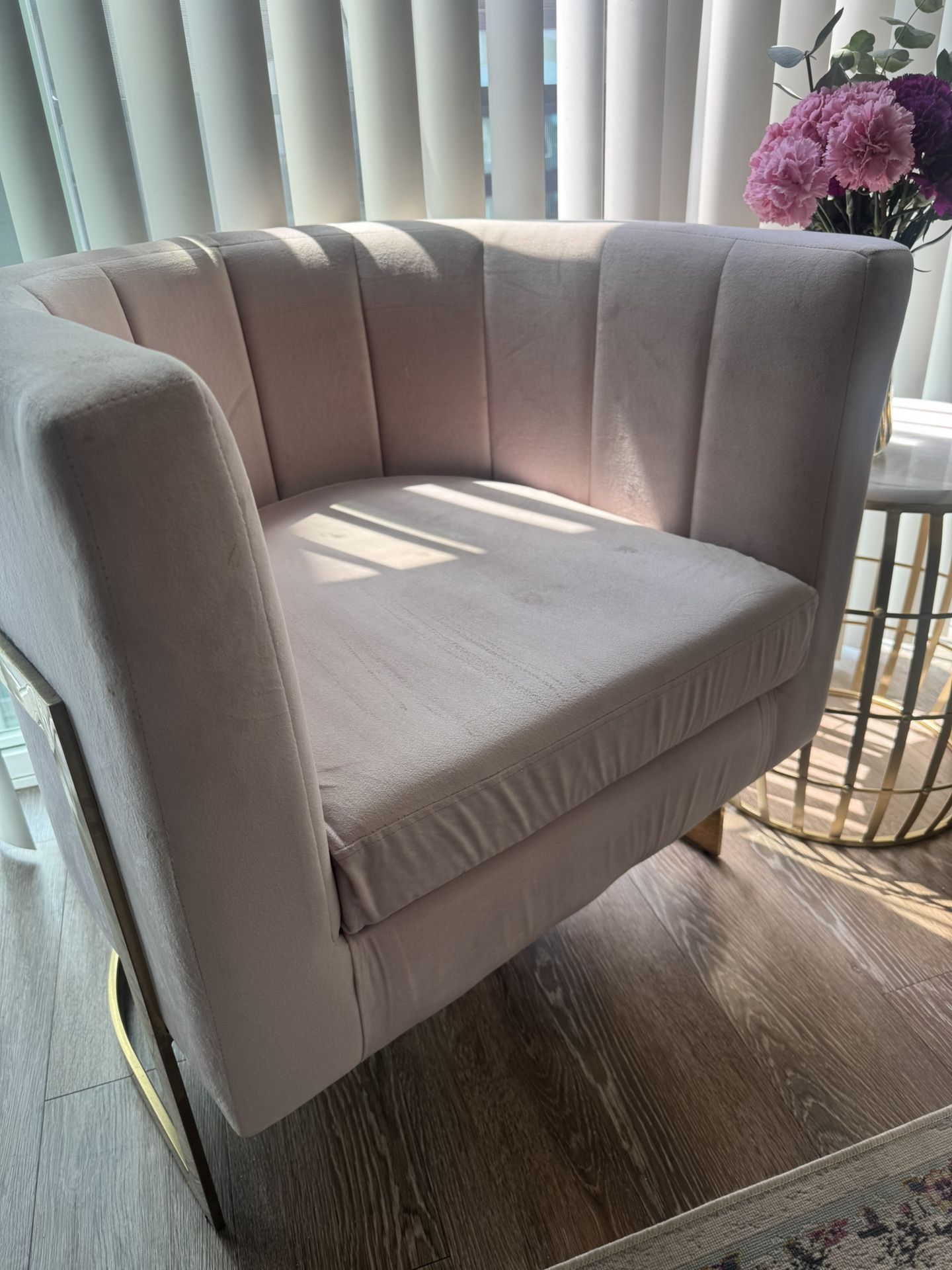 π Pink Velvet Barrel Chair π