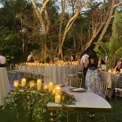 Wedding Decoration Lot - Embroidered Napkins And Runners