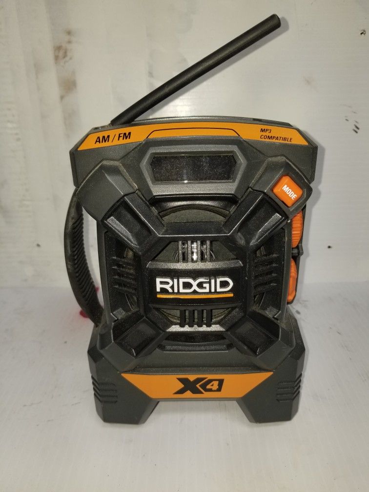 Ridgid R84084 18V AM-FM IPod MP3 Job Site Radio RT