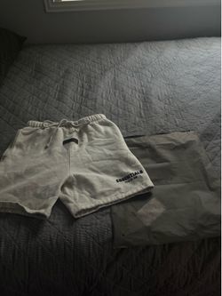 Esstinals shorts