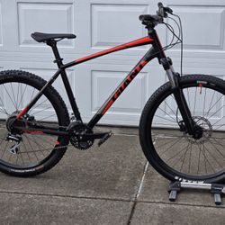 27.5 Giant Mountain Bike 