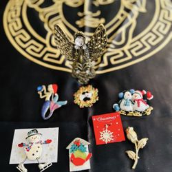 Vintage Christmas Brooches 7