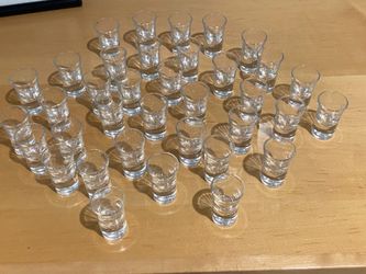 36 like new 1 ounce shot glasses