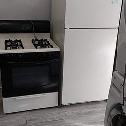 Frigidaire Gas Stove And Kenmore Refrigerator  Set For $599