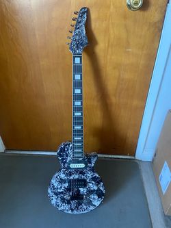 Frankenstein guitar in great shape.