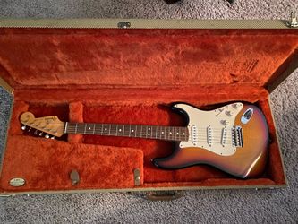 Fender 1992 AVRI 1962 Reissue Stratocaster Guitar Sunburst