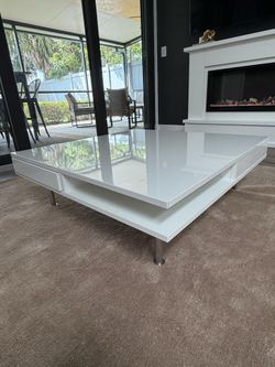 Elegant White Glossy Coffee Table (Square) (37.5x37.5 inch)