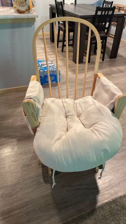 Rocking chair / nursery chair