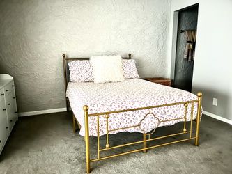 Full size bed