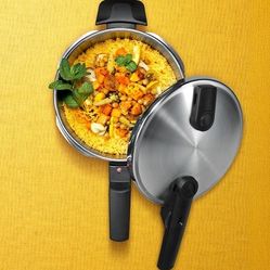 Fissler Vitaquick Premium Pressure Frying Pan (2.5 L, Diameter 22 cm) Stainless Steel Pressure Cooker, 2 Cooking Levels, Made in Germany, Induction, S