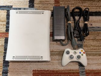 White RGH1.2 Microsoft Xbox 360 Phat Console Bundle! 250GB HDD! 50 Games!