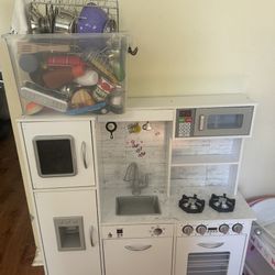Kids Kitchen W/ Accessories 