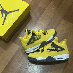Jordan 4 Lightning Size 9 Brand New