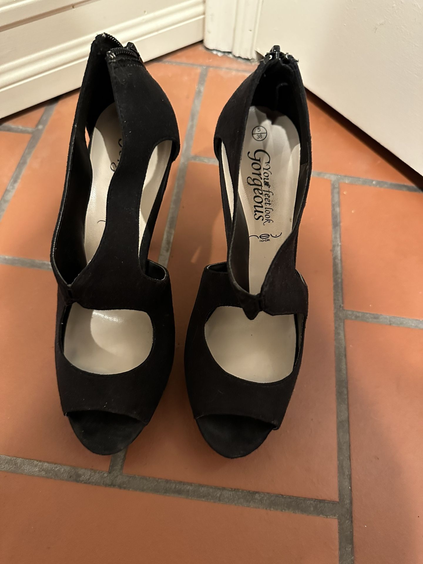 Elegant Shoes Size 7