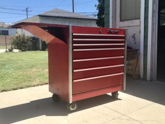 SNAP ON TOOL BOX