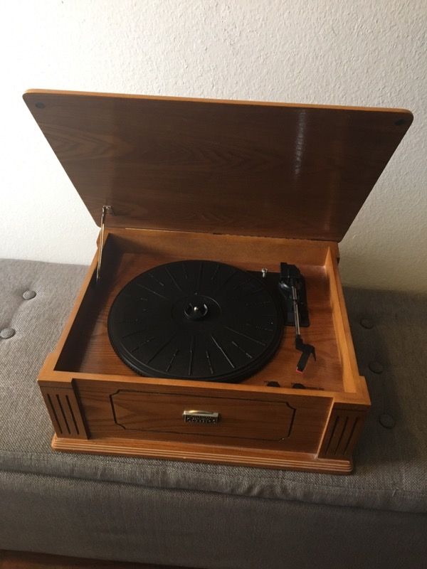 Thomas Pacconi Classics 1900-2000 Record Player turntable Cherry wood