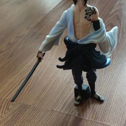 Anime figurine sasuke