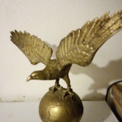 Egal Statue 