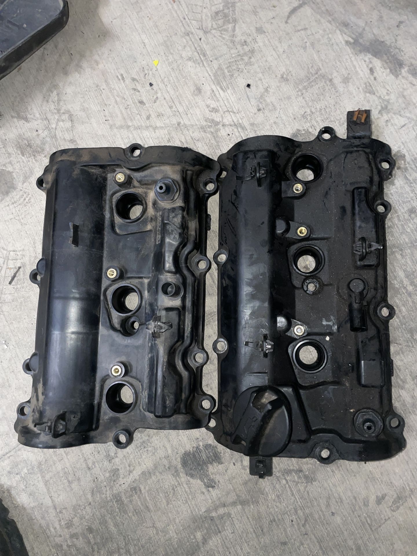 Infinity VQR37VHR Valve Covers