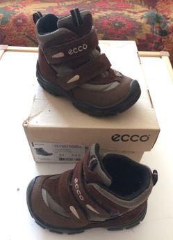 Toddler boys Ecco boots size 8-8.5(eu 24)