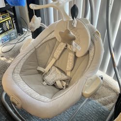 Graco infant swing and bouncer duo
