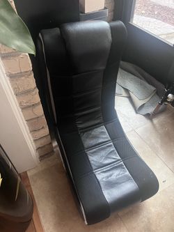Rocker Bluetooth Gaming Chair 